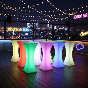 Bar/table en acrylique transparent avec éclairage LED, mobilier commercial moderne en plastique transparent - Product Image 2