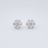 Orecchini a Perno con Diamanti Coltivati in Laboratorio PT950 in Platino, Design Petalo Floreale, Orecchini Raffinati con Diamanti Coltivati, Orecchini a Chiusura Piatta