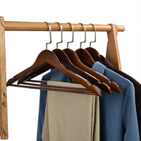Cintres muraux de luxe en bois massif, robustes, finition laquée blanche, modernes, pour supermarché, magasin de vêtements, salle de bain