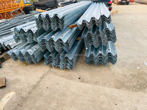 แผ่นกั้นนิรภัยแบบ W-Beam สองชั้น รุ่น Q235/Q355 เหล็กชุบสังกะสีแบบจุ่มร้อน สำหรับถนน ได้รับการรับรองมาตรฐาน EN 1317 ความแข็งแรงสูง - Product Image 5
