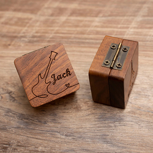 Étui pour plectres de guitare en <span class=keywords><strong>bois</strong></span> |   Médiators de guitare personnalisés |   Cadeau pour les amateurs de musique |   Gravure personnalisable - Product Image 1