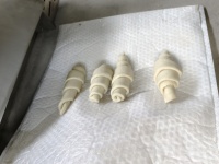 Machine à rouler la pâte à croissants au chocolat miniature, machine à façonner les croissants, machine à faire des croissants semi-automatique