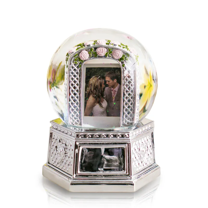 Wedding lovers Resin Crafts Souvenirs Luxury Ornament Snow Ball Custom Snow Globes Gift music photo Snow Globe