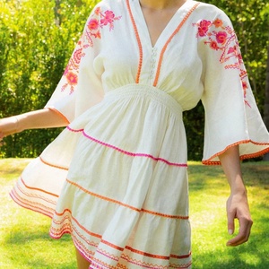 Robe élégante en lin et coton, col en V, décontractée, brodée, manches courtes, mini-robe d'été pour femmes - Product Image 2