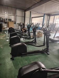 Elliptiques à fonctionnement silencieux <span class=keywords><strong>et</strong></span> à résistance magnétique pour usage commercial – Équipement cardio - Product Image 6