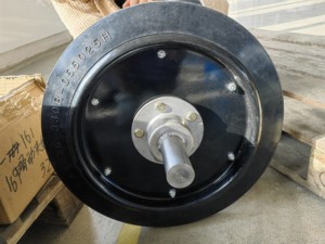 Ruote di gomma solide dei pezzi di ricambio della macchina di agricoltura su misura ruote della pressa agricola - Product Image 5