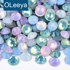 OLeeya Vente en gros Échantillons Gratuits 2028 SS3 à SS30 Strass en Verre Opale à Dos Plat Non Thermocollants pour Nail Art et Décorations DIY - Product Image 1