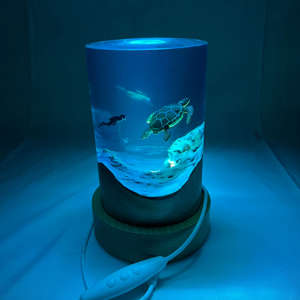 Hot Bán Handmade Epoxy Nhựa Gỗ Ánh Sáng Ban Đêm Biển Sâu Diver LED Thay Đổi Độ Sáng Có Thể Điều Chỉnh Nhiệt Độ Màu Máy Tính Để Bàn Trang Trí Đèn - Product Image 5