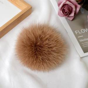 Pompons <span class=keywords><strong>en</strong></span> fausse <span class=keywords><strong>fourrure</strong></span> de raton laveur écologiques - Boules de <span class=keywords><strong>fourrure</strong></span> <span class=keywords><strong>synthétique</strong></span> de haute qualité pour vêtements - Product Image 2