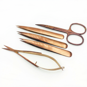 Pinzas de Cejas de Acero Inoxidable Color Oro Rosa de la Mejor Calidad, con Tijeras para Cutículas y Juego de Tijeras Personalizado - Product Image 1