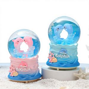 Caja <span class=keywords><strong>de</strong></span> Música <span class=keywords><strong>de</strong></span> Bola <span class=keywords><strong>de</strong></span> Cristal <span class=keywords><strong>con</strong></span> Capibara Marino, Luces Musicales <span class=keywords><strong>de</strong></span> Manivela, Relleno <span class=keywords><strong>de</strong></span> Copos <span class=keywords><strong>de</strong></span> <span class=keywords><strong>Nieve</strong></span>, Regalo <span class=keywords><strong>de</strong></span> Vacaciones para Estudiantes y Mejores Amigos, <span class=keywords><strong>Esfera</strong></span> <span class=keywords><strong>de</strong></span> Dibujos Animados - Product Image 1