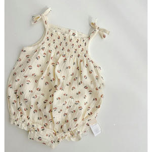 Été coré<span class=keywords><strong>en</strong></span> nouvelle mode <span class=keywords><strong>nouveau</strong></span>-<span class=keywords><strong>né</strong></span> bébé vêtements mince sac à bandoulière pet vêtements bébé barboteuse floral vêtements d'extérieur combinaison - Product Image 4