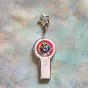 สินค้าขายส่งเคป๊อป Sk Twice Gd Exo พว<span class=keywords><strong>ง</strong></span>กุญแจอะ<span class=keywords><strong>ค</strong></span>ริลิ<span class=keywords><strong>ค</strong></span>รูปไฟแช็กการ์ตูนสอ<span class=keywords><strong>ง</strong></span>ด้านแบบเขย่า มีขอ<span class=keywords><strong>ง</strong></span>สะสมจำนวนมาก - Product Image 6