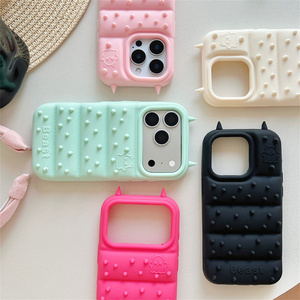 Funda de silicona suave con diseño de cuerno de monstruo, acolchada y con puntos, para iPhone 17 Pro Max 16 15 14 13, con protección antideslizante y divertida - Product Image 2