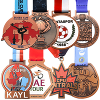 Médailles et trophées sportifs personnalisés en gros avec impression UV plaquée pour la gymnastique artistique, le basketball, le football et le marathon