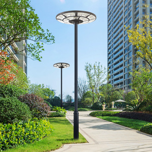 Lampe de cour solaire particulièrement lumineuse IP65 à chargement automatique intelligent pour éclairage de cour à domicile - Product Image 1