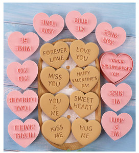 Safran 10 pièces en forme de coeur Cookie Stamp and Cutter Set Valentine Pink Cutters pour les produits de boulangerie en plastique durable - Product Image 4