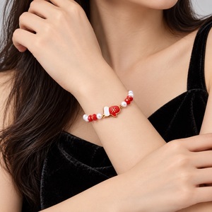 Pulsera Mitten con imitación de perlas, acero inoxidable, imitación de perlas, esmalte, chapado al vacío en oro de 14K, 160+30 mm, 10.5 g - Product Image 2