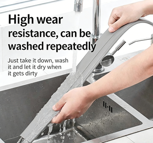 Bande d'étanchéité inférieure de <span class=keywords><strong>porte</strong></span> en PVC moderne en gros avec <span class=keywords><strong>installation</strong></span> par vis, pare-draught durable pour l'insonorisation et la protection contre l'humidité froide - Product Image 4