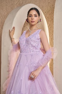 伝統的なピンクのネットガウン手作りビーズスパンコール装飾インドの婚約パーティーウェアドレス - Product Image 2