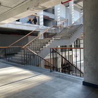 PRIMA Escalier Complet Magnifique avec Rampe en Verre et Main Courante – Ensemble d'Escalier Intérieur Moderne pour la Maison – Prix Usine