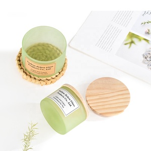 Pot <span class=keywords><strong>à</strong></span> bougie en verre givré vert <span class=keywords><strong>à</strong></span> large ouverture avec couvercle en bois, 3 mèches, idéal <span class=keywords><strong>pour</strong></span> la fabrication de bougies de luxe - Product Image 1