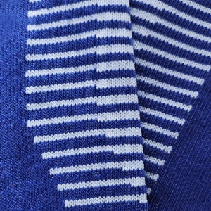 Chaussettes confortables antidérapantes pour homme, idéales pour la course et la détente au printemps, avec logo sport classique sur le dessous – Chaussettes abordables du fabricant - Product Image 4