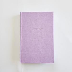 Carnet de gratitude et de bien-être A5 en tissu beige texturé lin, couverture rigide, avec impression personnalisée en feuille d'or gaufrée - Product Image 6