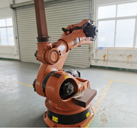Bras robotisé industriel lourd à 6 axes d'occasion KUKA, charge utile de 210 kg, portée de 2701 mm, palettisation, indice de protection IP67, garantie d'un an