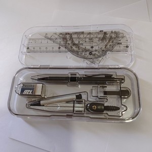 Set di Compasso e Righello in Plastica <span class=keywords><strong>per</strong></span> Studenti delle Scuole Medie e Elementari, Strumenti da Disegno con Righelli Dritti e Triangolari a 45 e 60 Gradi - Product Image 4