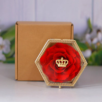 Fleur éternelle Rose Couronne à six faces Bord en métal Boîte-cadeau en verre pour l'obtention du diplôme Saint-Valentin Noël Pâques-Cadeau fête des mères