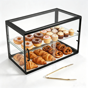 Vitrine de présentation en acrylique élégante avec cadre noir, étagères amovibles et porte coulissante anti-poussière pour la présentation de gâteaux et pâtisseries en <span class=keywords><strong>boulangerie</strong></span> et café - Product Image 1