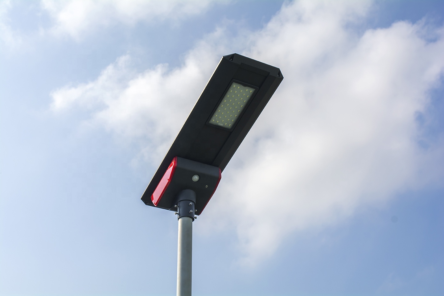 W 30W 40W 50W Control automático Park mucho integrado Luz de calle Solar con Sensor de movimiento