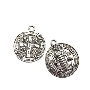 Medaglia in lega di metallo 27x23mm medaglia religiosa grande santo benedetto medaglia <span class=keywords><strong>per</strong></span> la creazione di collana di gioielli - Product Image 2