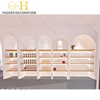 Vitrine à parfum personnalisée Parfumerie design pour intérieur de magasin de détail Construction élégante en verre et en métal