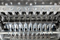 Machine de remplissage et d'emballage automatique électrique numérique multi-voies haute productivité pour sachets de petites doses d'épices, de produits chimiques et de produits à sceller sur papier