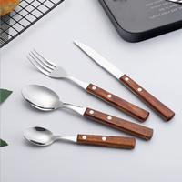 Set d'argenterie avec couteaux à steak, fourchette de table moderne en acier inoxydable et cuillères Couverts avec poignée à rivets Couverts en ABS