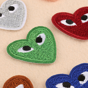 Lieferung DIY Patches für Kleidung Schuhe Taschen und Hüte Maschine gestickte Herzform Eisen auf Stick patches mit Augen darauf - Product Image 2