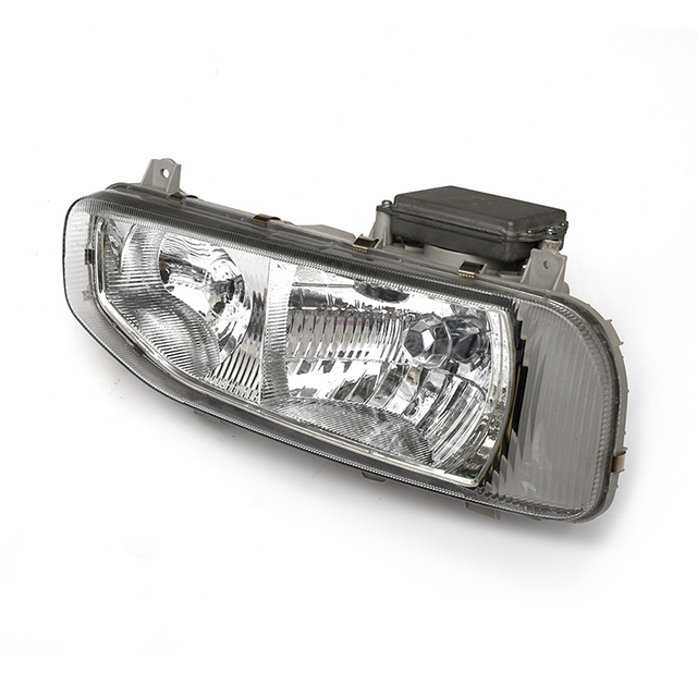 Factory Direct Supply Truck Body Parts Truck Head Lamp Work Lamp for Ud Quon