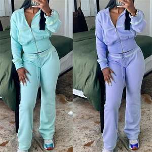 Conjunto de dos piezas de fabricante personalizado, chándal ajustado recortado con cremallera desgastada, Sudadera con capucha y pantalones de chándal, conjunto de chándal para mujer - Product Image 1