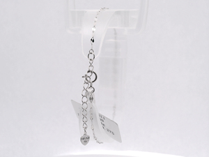 Pulsera Delgada de Platino PT950 Blanca con Labio Curvo Pequeño, Unisex, para Uso Diario, con Brillo Sutil, Ideal como Regalo - Product Image 5