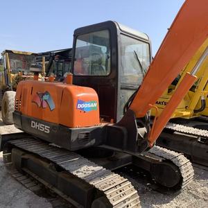 รถขุดไฮดรอลิกแบบตีนตะขาบ Doosan DH55 มือสองจากเกาหลี ขนาด 5.5 ตัน เหมาะสำหรับงานก่อสร้างในเขตเทศบาลและฟาร์ม - Product Image 1