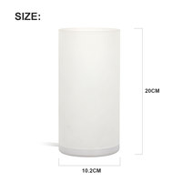 Cylindre en plastique moderne éclairage intérieur lampe de table solaire en métal corps usb led veilleuse lampe de table avec abat-jour en plastique