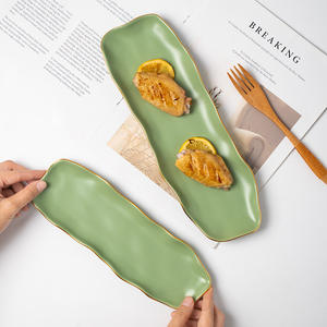 2025 assiettes en céramique de porcelaine nordique Style de luxe léger assiette à <span class=keywords><strong>Sushi</strong></span> irrégulière bordure dorée plat rectangulaire assiette en céramique Prato - Product Image 2