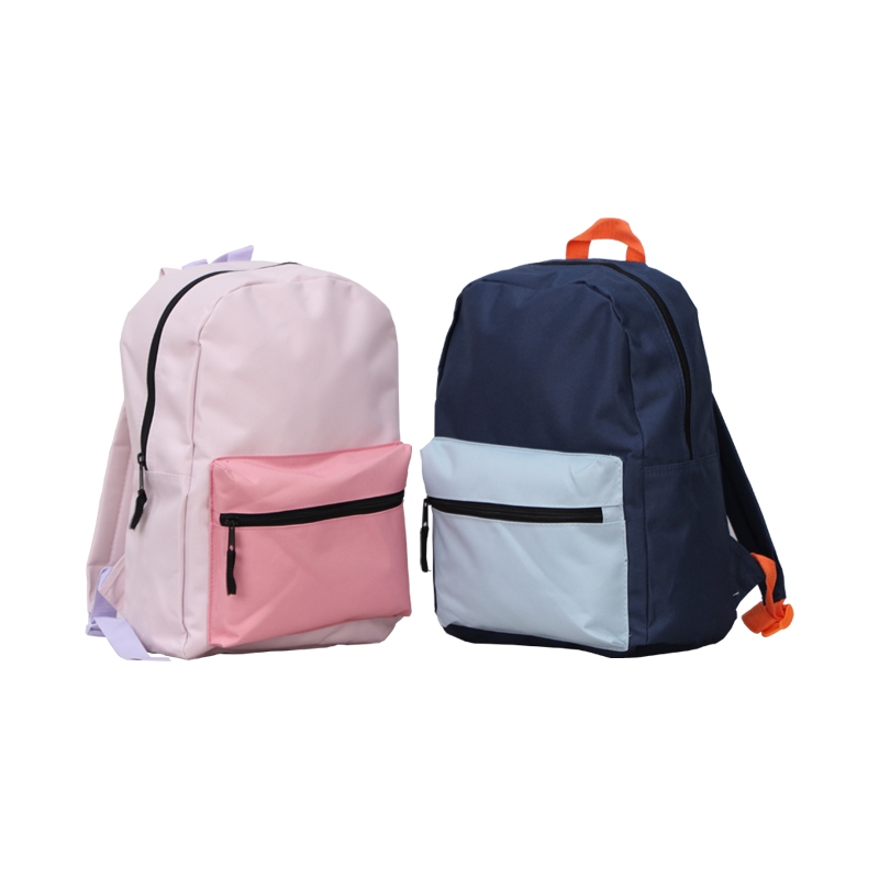 Padre E Hijo Con Mochilas Caminan Juntos En Pintorescas Montañas Verdes De  Verano Papá Y Los Niños De Pie Disfrutando De La Monta Imagen de archivo -  Imagen de goce, lifestyle: 154406613