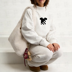 Felpa <span class=keywords><strong>Oversize</strong></span> con Collo Alto Personalizzata con Logo Ricamato o Stampato in <span class=keywords><strong>Pile</strong></span> 300g per <span class=keywords><strong>Donna</strong></span> Pullover Pesante Invernale - Product Image 4