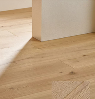Parquet en bois d'ingénierie à clipser, motif chevrons, pour installation moderne dans les bureaux et maisons