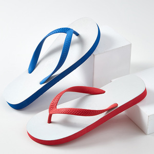 Chanclas de playa personalizadas de PVC y EVA para hombre con suela delgada antideslizante y tira superior con estampado de arena troquelado - Product Image 2