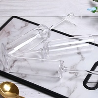 Nouvelle conception, cristal sans plomb à long pied de 180 ml pour gobelet, luxe élégant, durable, logo personnalisé, fête, verre à vin