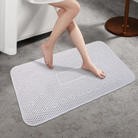Tapis de salle de bain antidérapant, tapis de douche résistant aux taches, ajouré pour éviter l'accumulation d'eau, tapis de sol de toilette en PVC avec ventouses